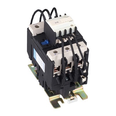 Kondensaatoripanga kontaktor